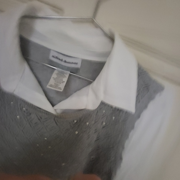 Blouse - Picture 2 of 5